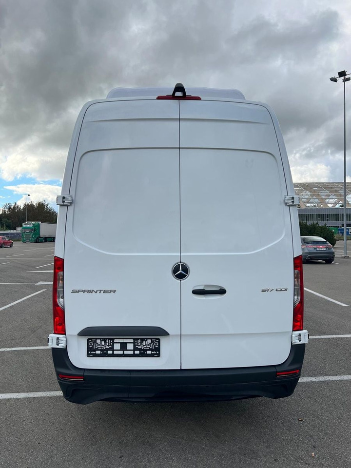 Mercedes-Benz Sprinter 517 Komfort XL, 21 SS - Minibusz, Kisbusz: 5 kép. Mercedes-Benz Sprinter 517 Komfort XL, 21 SS - Minibusz, Kisbusz: 5 kép.