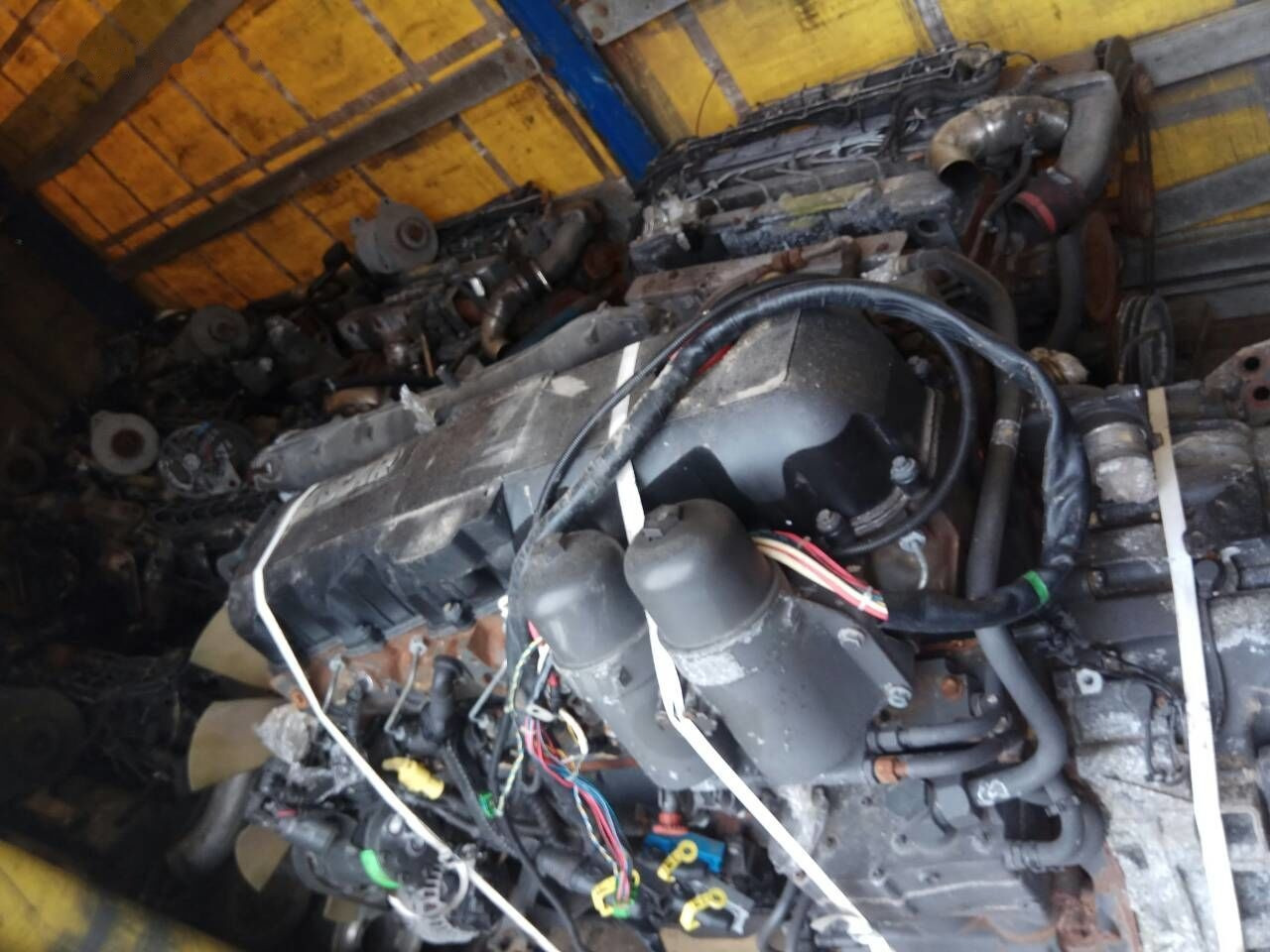 DAF Paccar 460 E5 MX340U1 DAF XF 105 460 E5 - Motor - Teherautó: 2 kép. DAF Paccar 460 E5 MX340U1 DAF XF 105 460 E5 - Motor - Teherautó: 2 kép.