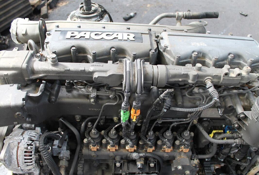 DAF Paccar PR 265S2 DAF CF 75 - Motor - Teherautó: 1 kép. DAF Paccar PR 265S2 DAF CF 75 - Motor - Teherautó: 1 kép.