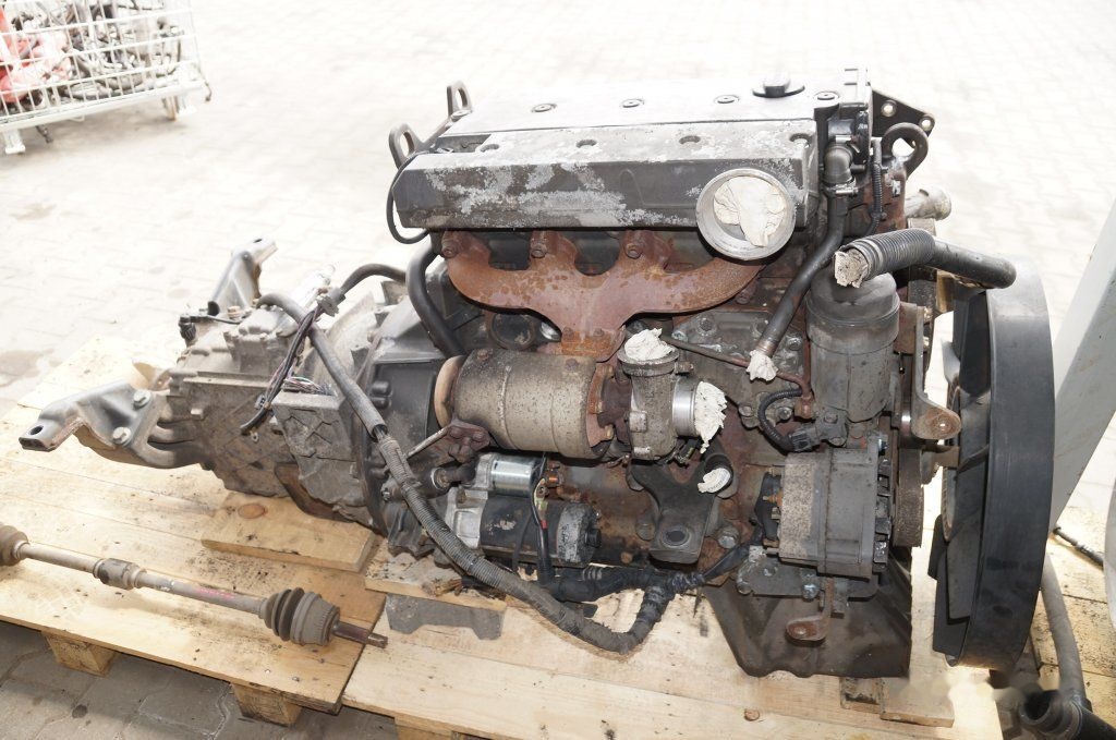 Mercedes-Benz OM 904 Mercedes-Benz ATEGO 4.2TDI 815 - Motor - Teherautó: 2 kép. Mercedes-Benz OM 904 Mercedes-Benz ATEGO 4.2TDI 815 - Motor - Teherautó: 2 kép.