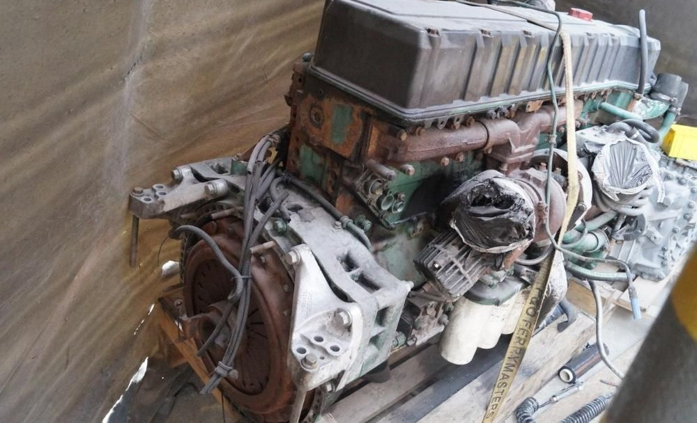 Volvo D12C Volvo FH 12 - Motor - Teherautó: 2 kép. Volvo D12C Volvo FH 12 - Motor - Teherautó: 2 kép.