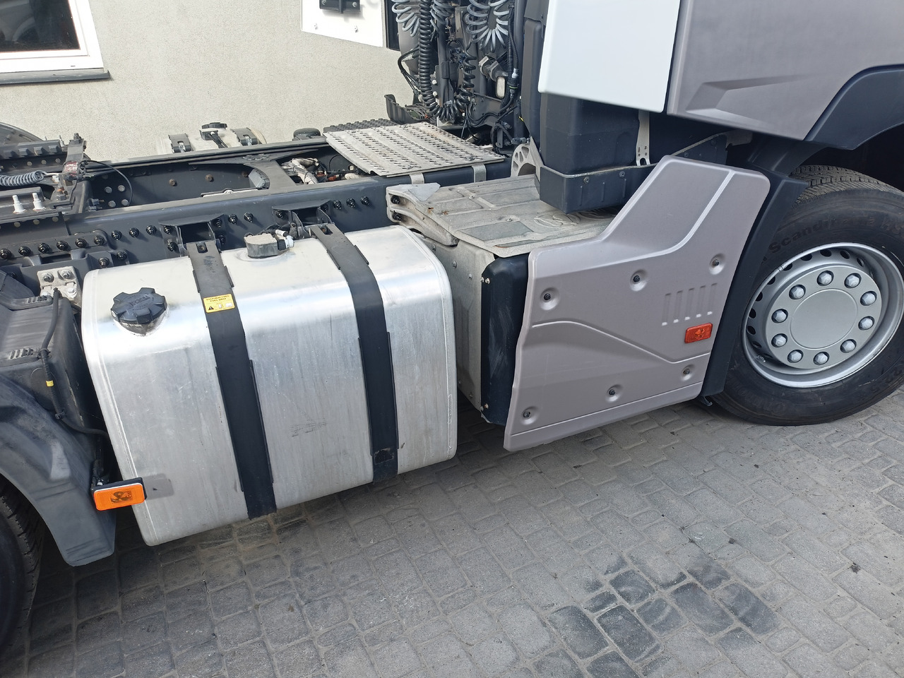 Nyergesvontató Renault Gama T 480: 6 kép.