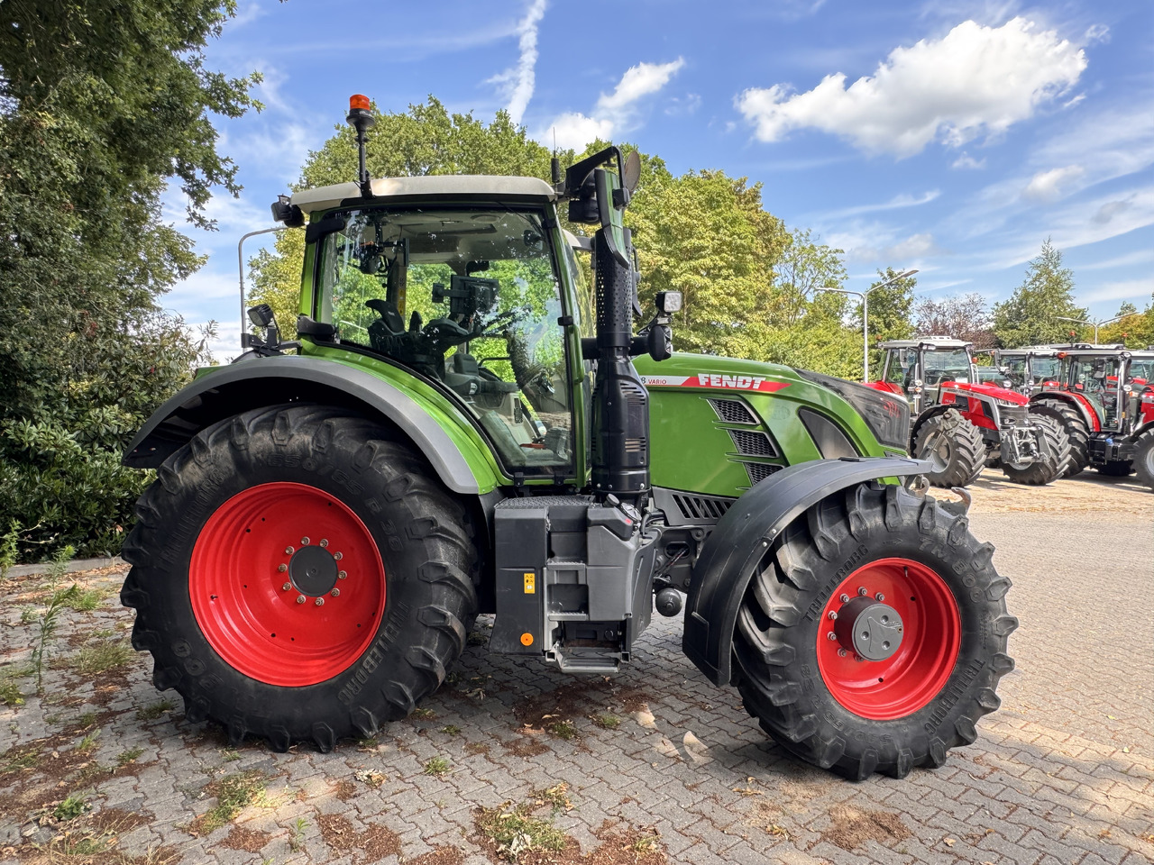 Fendt 718 Gen6 PowerPlus - Traktor: 3 kép. Fendt 718 Gen6 PowerPlus - Traktor: 3 kép.