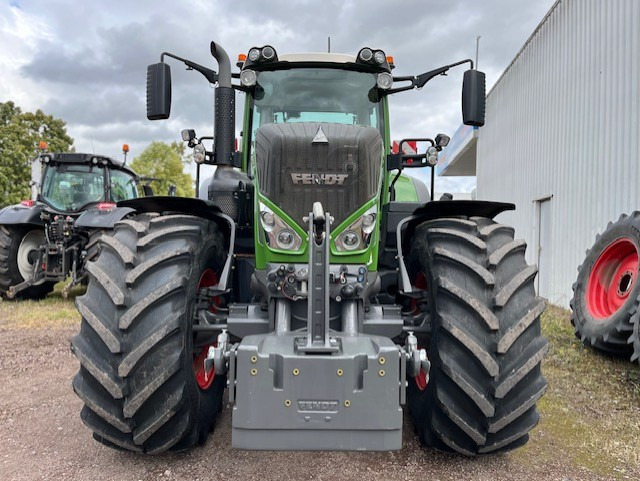Fendt 826 Vario S4 ProfiPlus - Traktor: 4 kép. Fendt 826 Vario S4 ProfiPlus - Traktor: 4 kép.