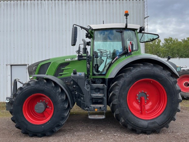 Fendt 826 Vario S4 ProfiPlus - Traktor: 2 kép. Fendt 826 Vario S4 ProfiPlus - Traktor: 2 kép.