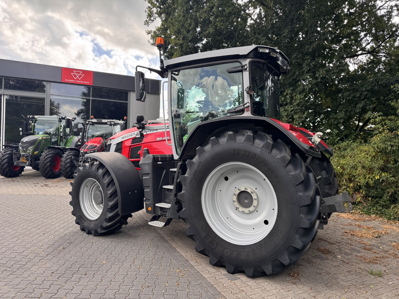 MASSEY FERGUSON 8s.205 Dyna7 Exclusive - Traktor: 3 kép. MASSEY FERGUSON 8s.205 Dyna7 Exclusive - Traktor: 3 kép.