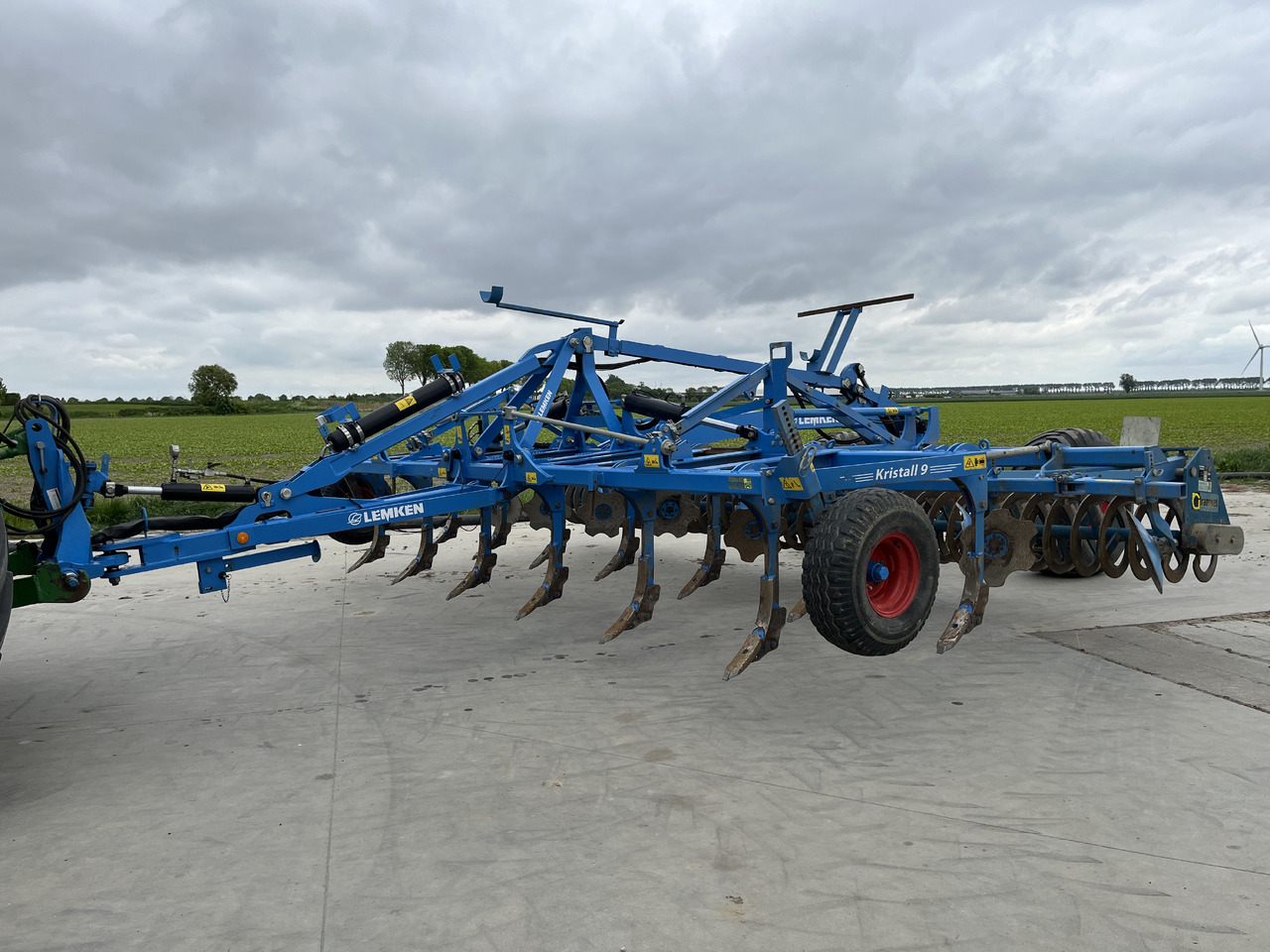 Lemken Kristall 9/600 - Mezőgazdasági gépek: 1 kép. Lemken Kristall 9/600 - Mezőgazdasági gépek: 1 kép.