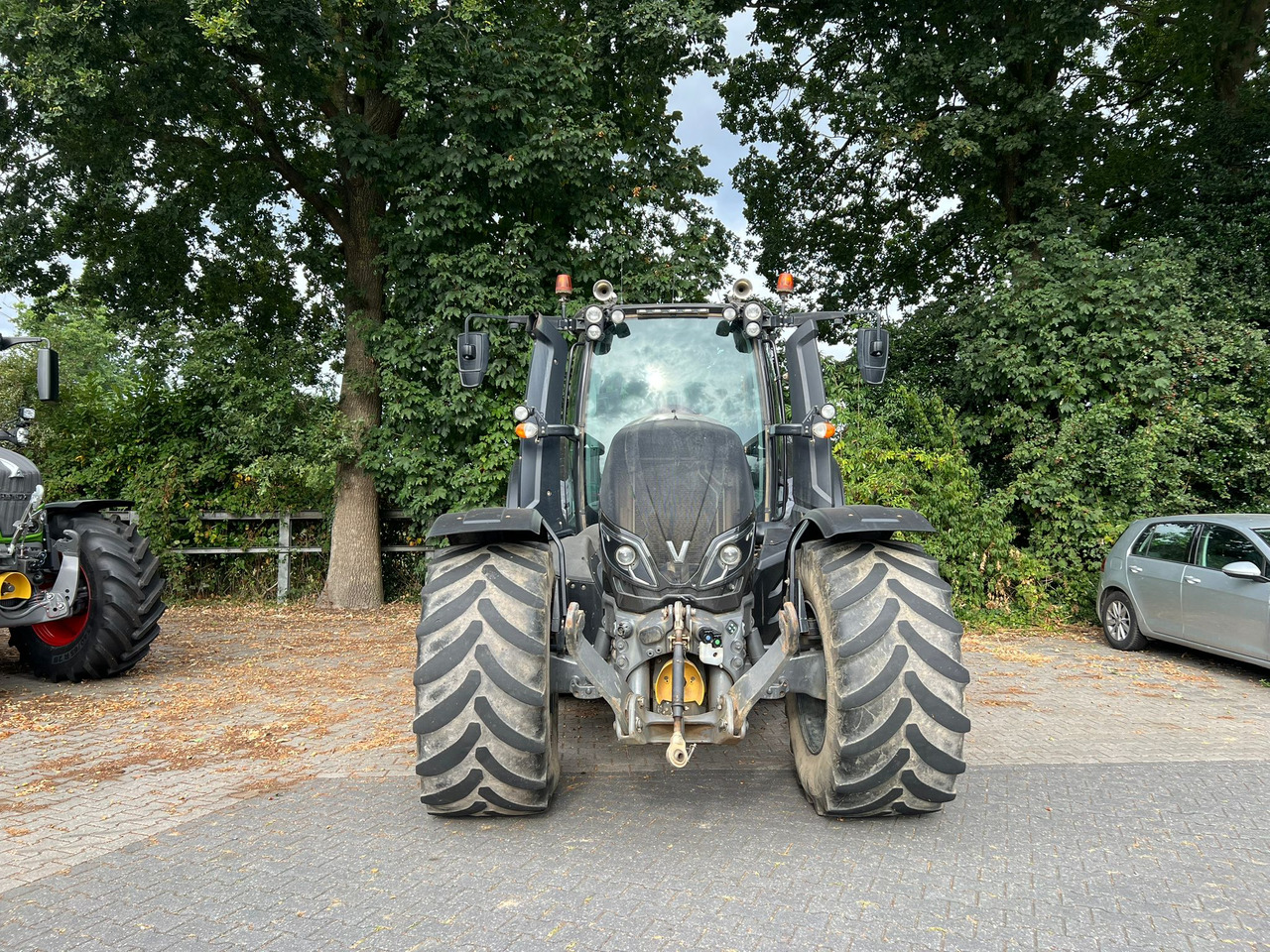 VALTRA T174 Versu - Traktor: 5 kép. VALTRA T174 Versu - Traktor: 5 kép.