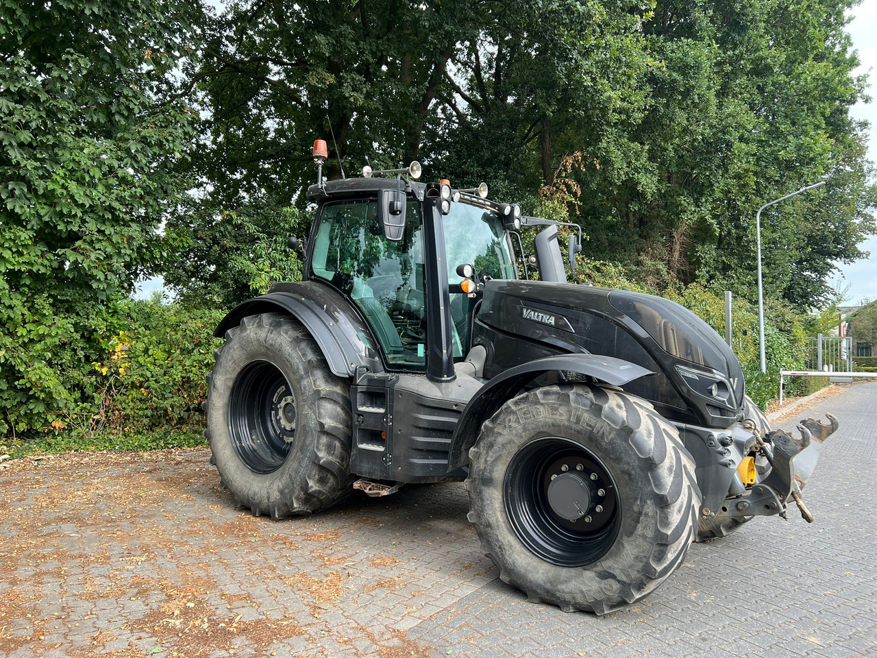 VALTRA T174 Versu - Traktor: 3 kép. VALTRA T174 Versu - Traktor: 3 kép.