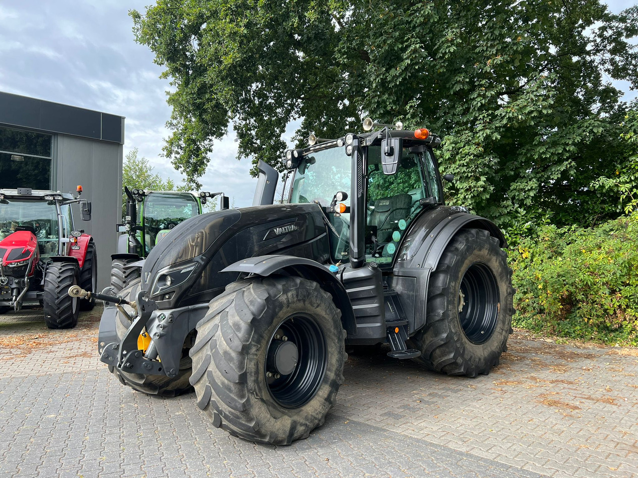 VALTRA T174 Versu - Traktor: 1 kép. VALTRA T174 Versu - Traktor: 1 kép.