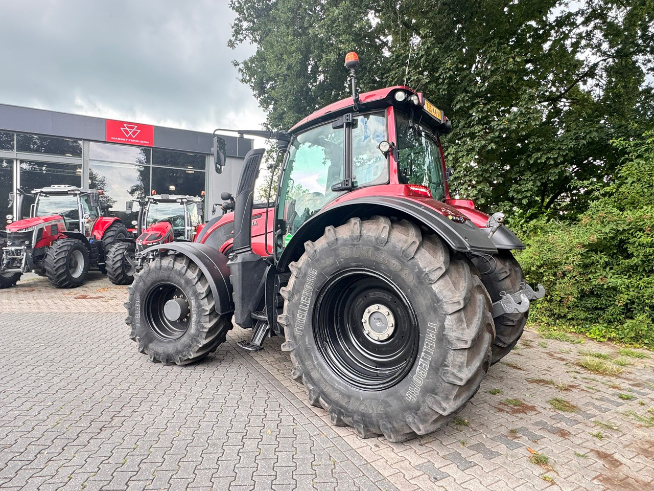 VALTRA T234 Direct - Traktor: 4 kép. VALTRA T234 Direct - Traktor: 4 kép.