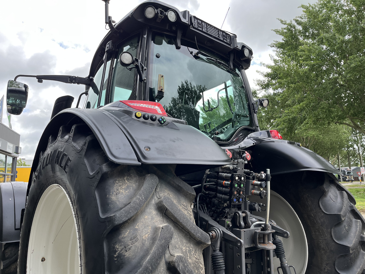 Valtra N174 Active - Traktor: 5 kép. Valtra N174 Active - Traktor: 5 kép.
