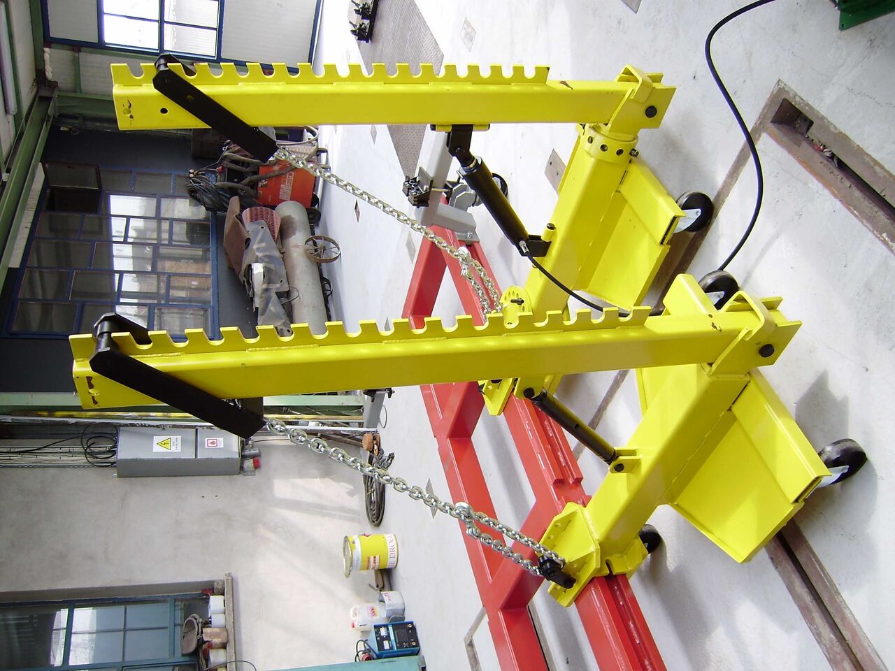 Tapka Bodywork Straightening Bench with Dozer (3000x920) / Tapka Karosserie Richtbank mit Dozer (3000x920) / Tapka Karosářská Rovnáci Lavička s Dozerem (3000x920) / Tapka Banc de Dreptare Caroserie cu - Nyergesvontató: 2 kép. Tapka Bodywork Straightening Bench with Dozer (3000x920) / Tapka Karosserie Richtbank mit Dozer (3000x920) / Tapka Karosářská Rovnáci Lavička s Dozerem (3000x920) / Tapka Banc de Dreptare Caroserie cu - Nyergesvontató: 2 kép.