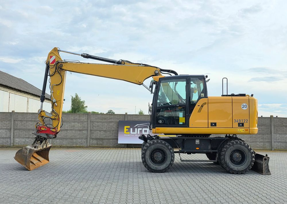 Caterpillar M314F, 2018 ROK, 4200 MTH, 2 ŁYŻKI - Gumikerekes kotró: 2 kép. Caterpillar M314F, 2018 ROK, 4200 MTH, 2 ŁYŻKI - Gumikerekes kotró: 2 kép.