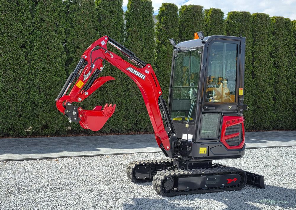 Kubota AUGER NM 18, silnik KUBOTA, ROZSUWANE PODWOZIE - Minikotró: 4 kép. Kubota AUGER NM 18, silnik KUBOTA, ROZSUWANE PODWOZIE - Minikotró: 4 kép.