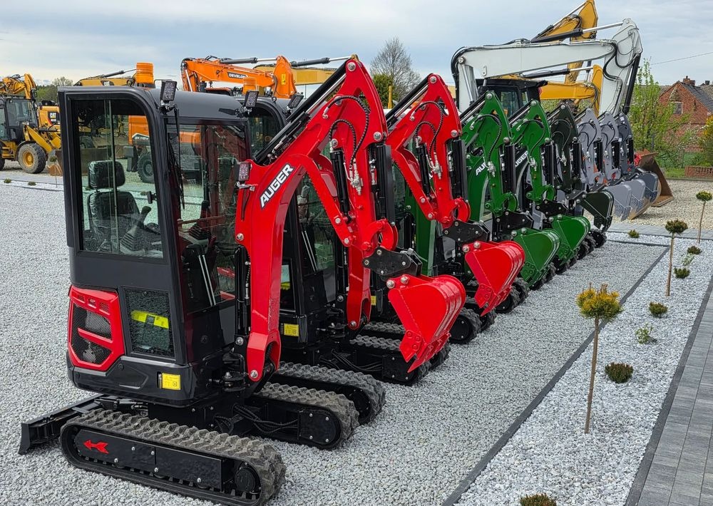 Kubota AUGER NM 18, silnik KUBOTA, ROZSUWANE PODWOZIE - Minikotró: 2 kép. Kubota AUGER NM 18, silnik KUBOTA, ROZSUWANE PODWOZIE - Minikotró: 2 kép.