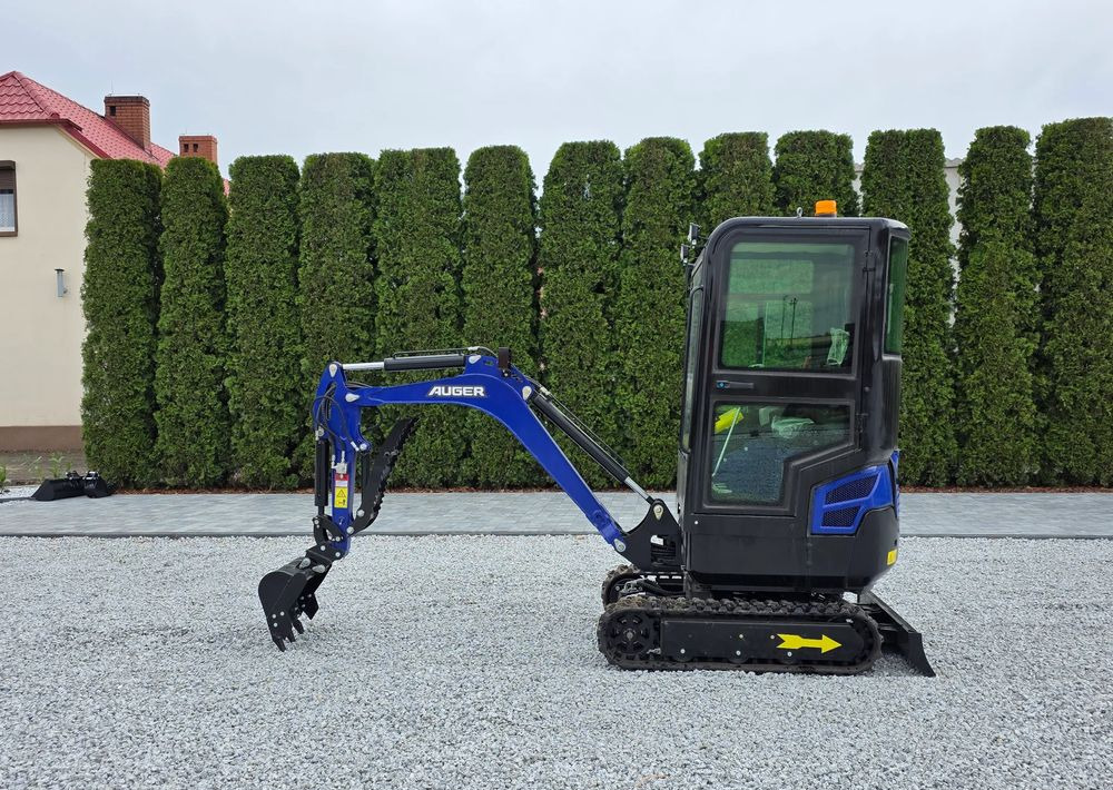 Kubota NOWA MINIKOPARKA AUGER HT 18, SILNIK KUBOTA, 3 ŁYŻKI - Minikotró: 3 kép. Kubota NOWA MINIKOPARKA AUGER HT 18, SILNIK KUBOTA, 3 ŁYŻKI - Minikotró: 3 kép.