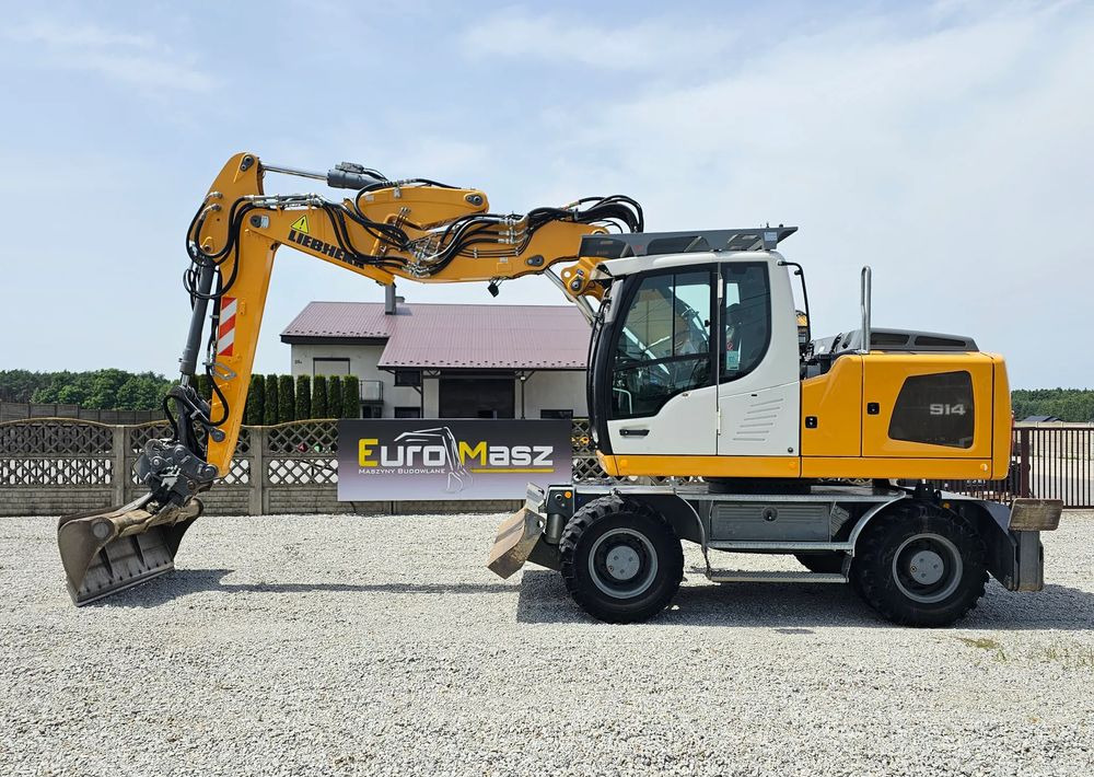 Liebherr A 914 Litronic, 2016 ROK, 4300 MTH - Gumikerekes kotró: 2 kép. Liebherr A 914 Litronic, 2016 ROK, 4300 MTH - Gumikerekes kotró: 2 kép.