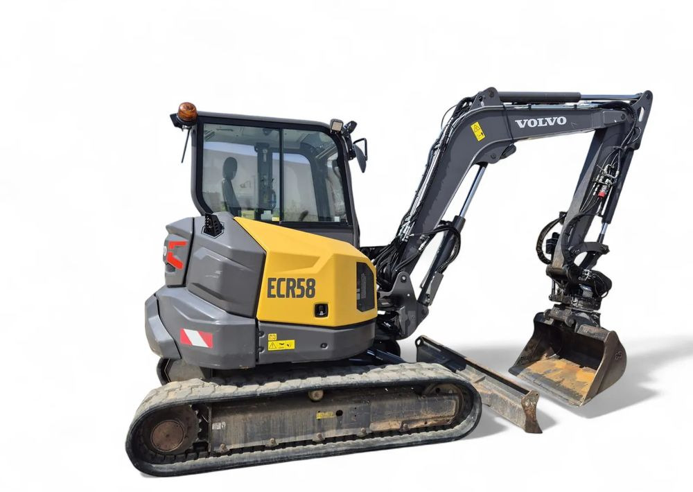 Volvo ECR 58F, 2021 ROK, GŁOWICA STEELWRIST, 2 ŁYŻKI - Minikotró: 1 kép. Volvo ECR 58F, 2021 ROK, GŁOWICA STEELWRIST, 2 ŁYŻKI - Minikotró: 1 kép.