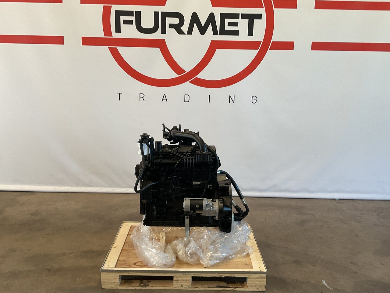 Cummins B3.3 Turbo - Motor: 1 kép. Cummins B3.3 Turbo - Motor: 1 kép.