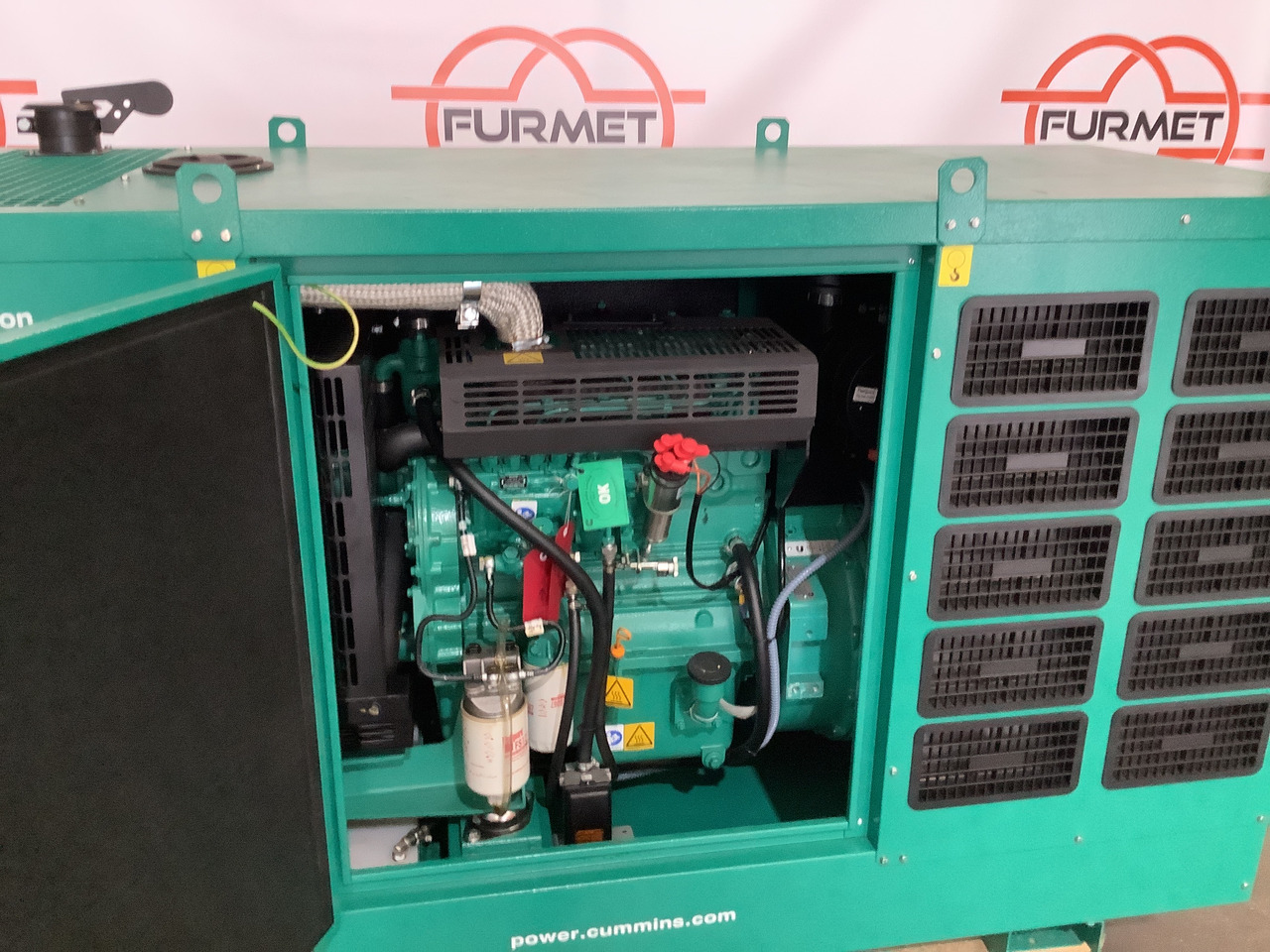 Cummins C22D5Q. 22KVA Generator. Brand new. - Áramfejlesztő: 2 kép. Cummins C22D5Q. 22KVA Generator. Brand new. - Áramfejlesztő: 2 kép.