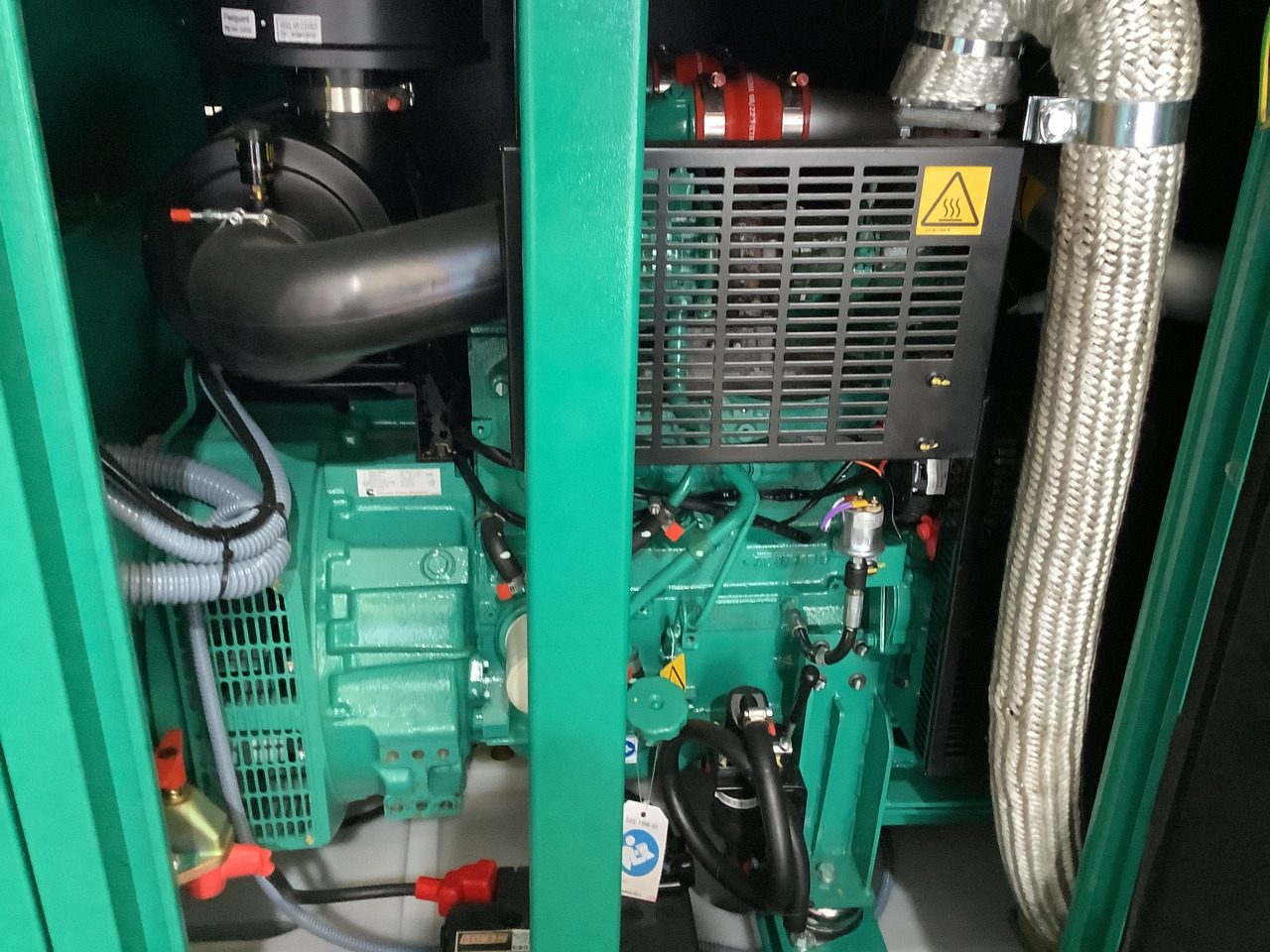 Cummins C55D5EQ. 55KVA Generator. Brand new. - Áramfejlesztő: 4 kép. Cummins C55D5EQ. 55KVA Generator. Brand new. - Áramfejlesztő: 4 kép.