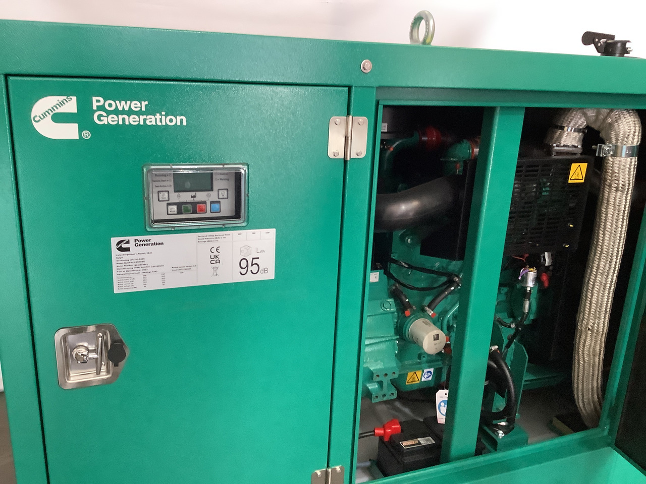 Cummins C55D5EQ. 55KVA Generator. Brand new. - Áramfejlesztő: 2 kép. Cummins C55D5EQ. 55KVA Generator. Brand new. - Áramfejlesztő: 2 kép.