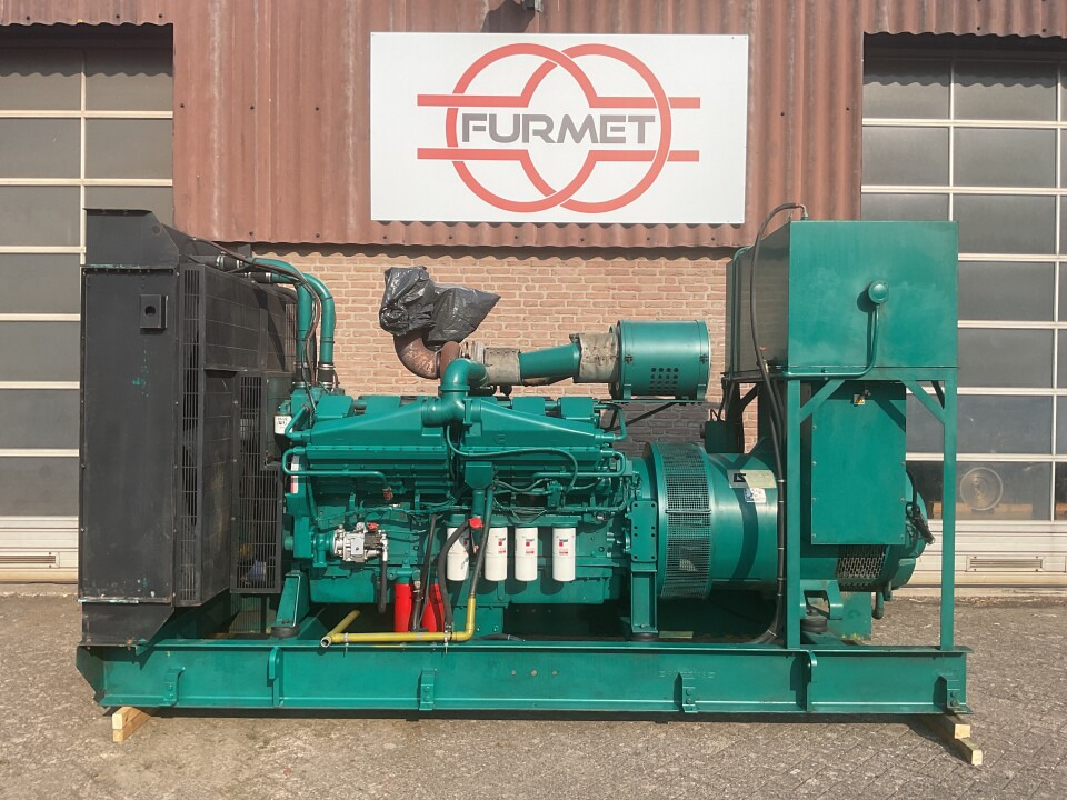 Cummins KTA38 G3 , 1000 kva generatorset. low hours. - Áramfejlesztő: 2 kép. Cummins KTA38 G3 , 1000 kva generatorset. low hours. - Áramfejlesztő: 2 kép.