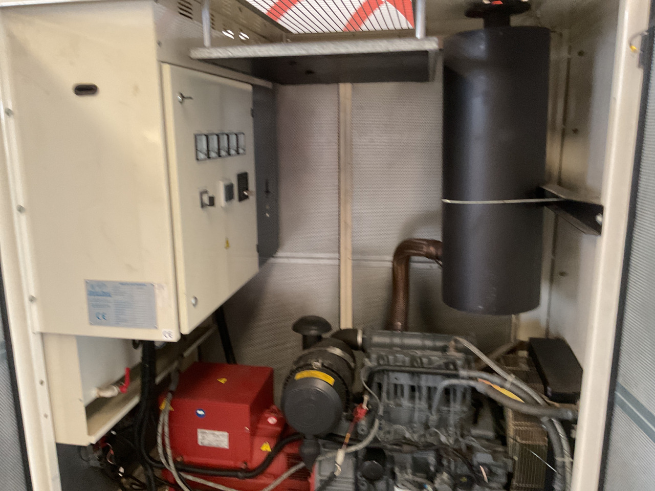 Deutz F3M1011F, 45KVA generatorset. Like brand new. Low standby hours - Áramfejlesztő: 2 kép. Deutz F3M1011F, 45KVA generatorset. Like brand new. Low standby hours - Áramfejlesztő: 2 kép.