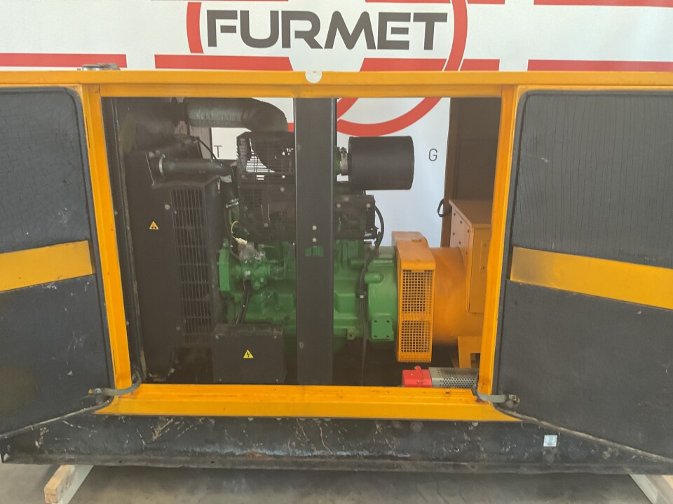 John Deere 4045TF157, 135 KVA generator set. Low hours and tested - Áramfejlesztő: 3 kép. John Deere 4045TF157, 135 KVA generator set. Low hours and tested - Áramfejlesztő: 3 kép.