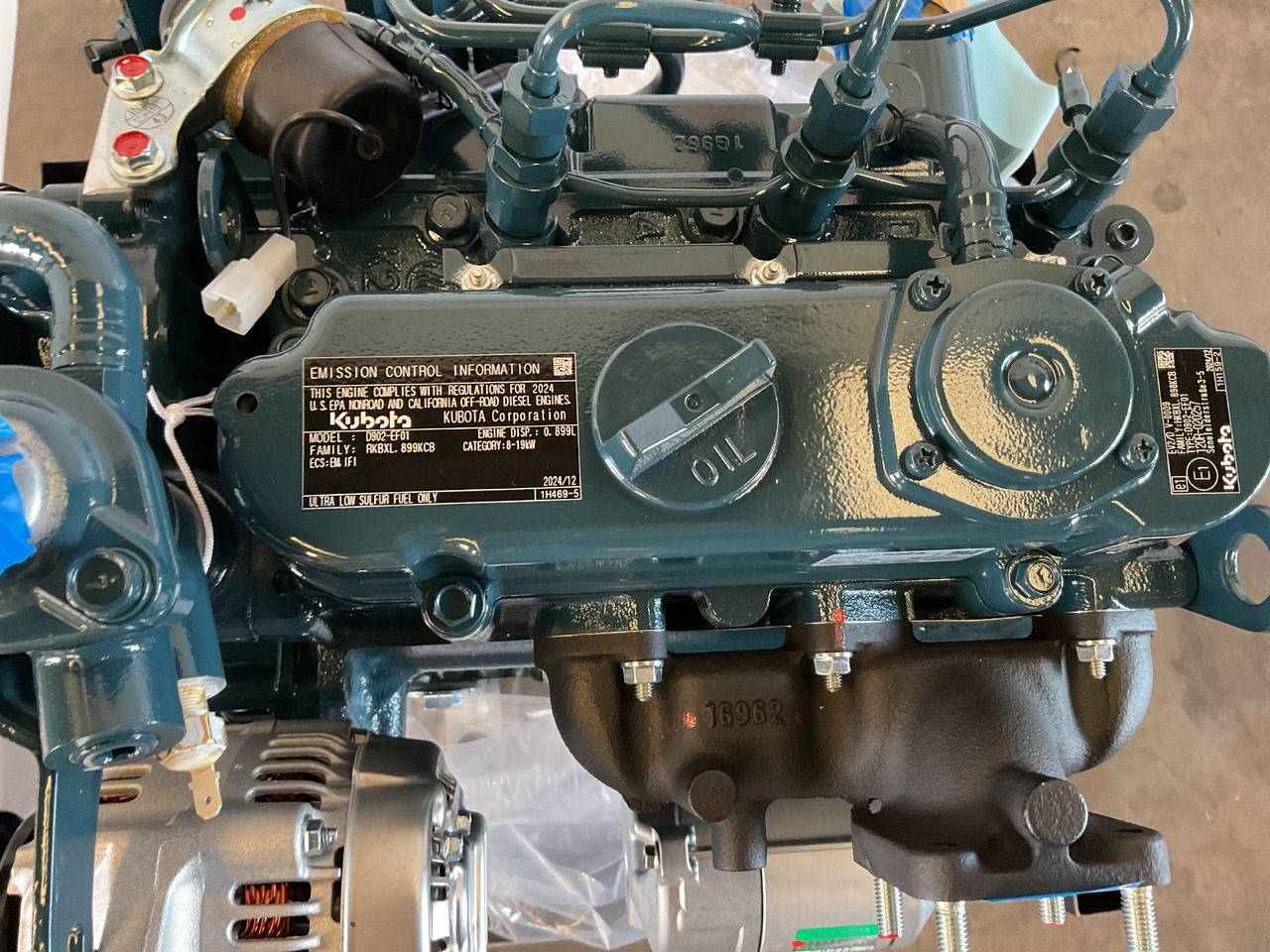 Kubota D902, Brand new and complete - Motor: 3 kép. Kubota D902, Brand new and complete - Motor: 3 kép.