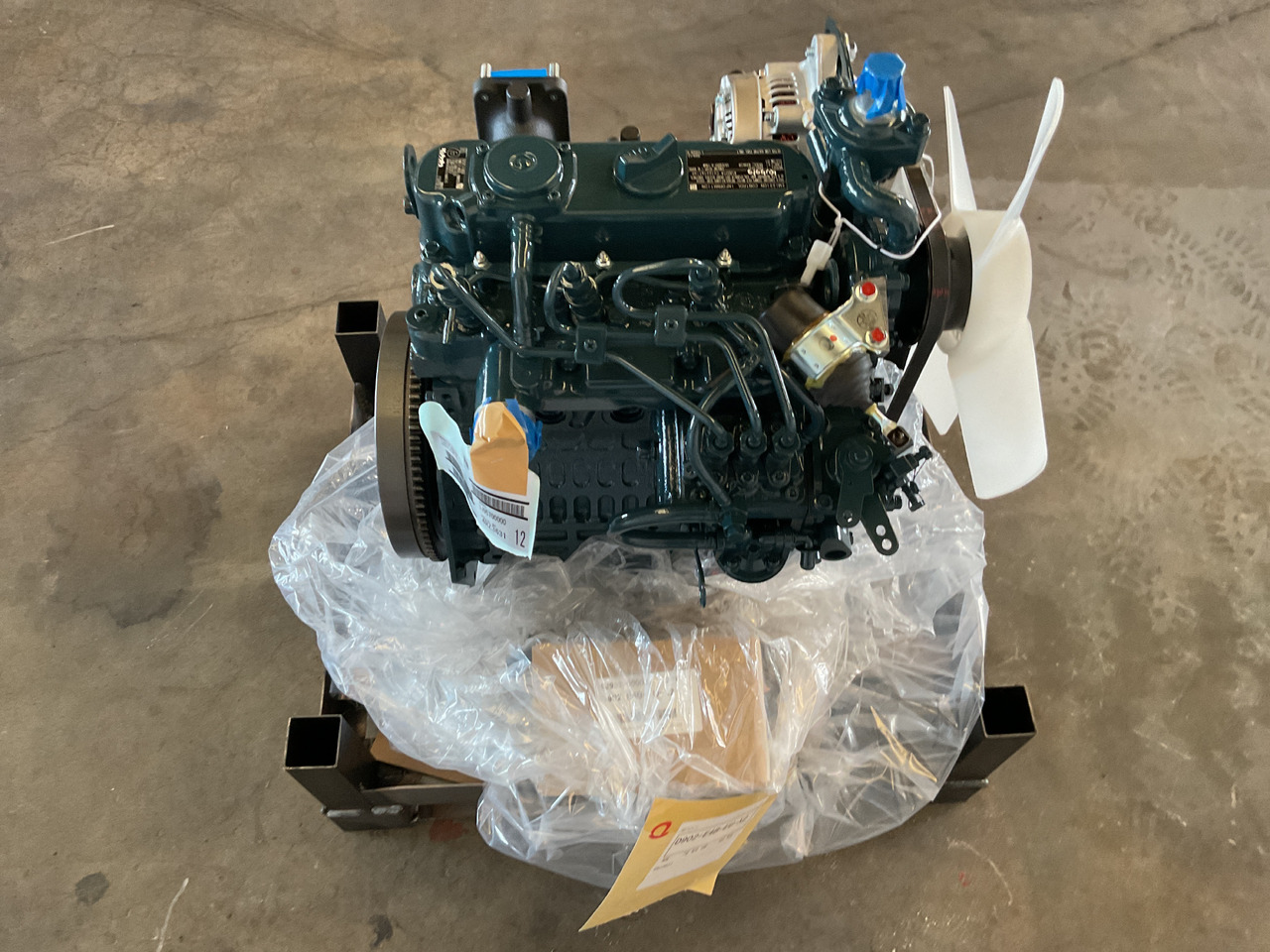 Kubota D902, Brand new and complete - Motor: 5 kép. Kubota D902, Brand new and complete - Motor: 5 kép.