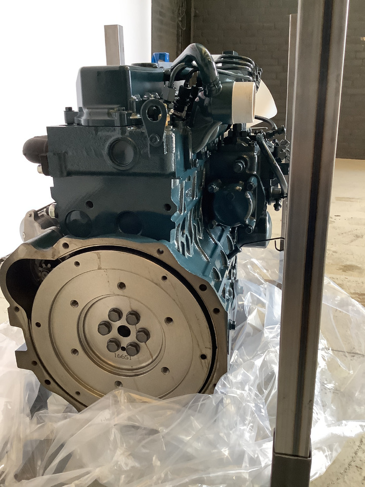 Kubota V2203 (1) - Motor: 5 kép. Kubota V2203 (1) - Motor: 5 kép.