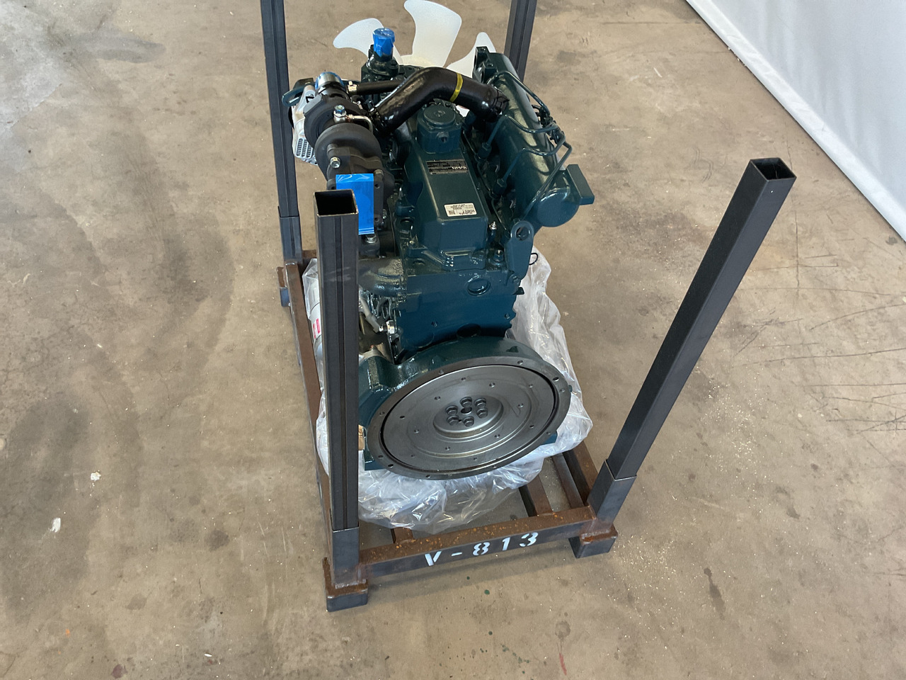 Kubota V2403T - Motor: 4 kép. Kubota V2403T - Motor: 4 kép.