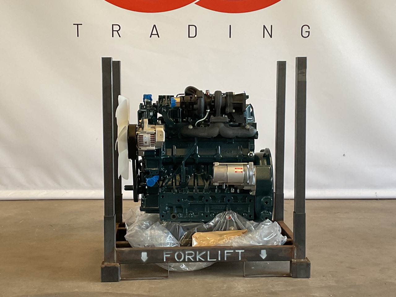 Kubota V2403T - Motor: 2 kép. Kubota V2403T - Motor: 2 kép.