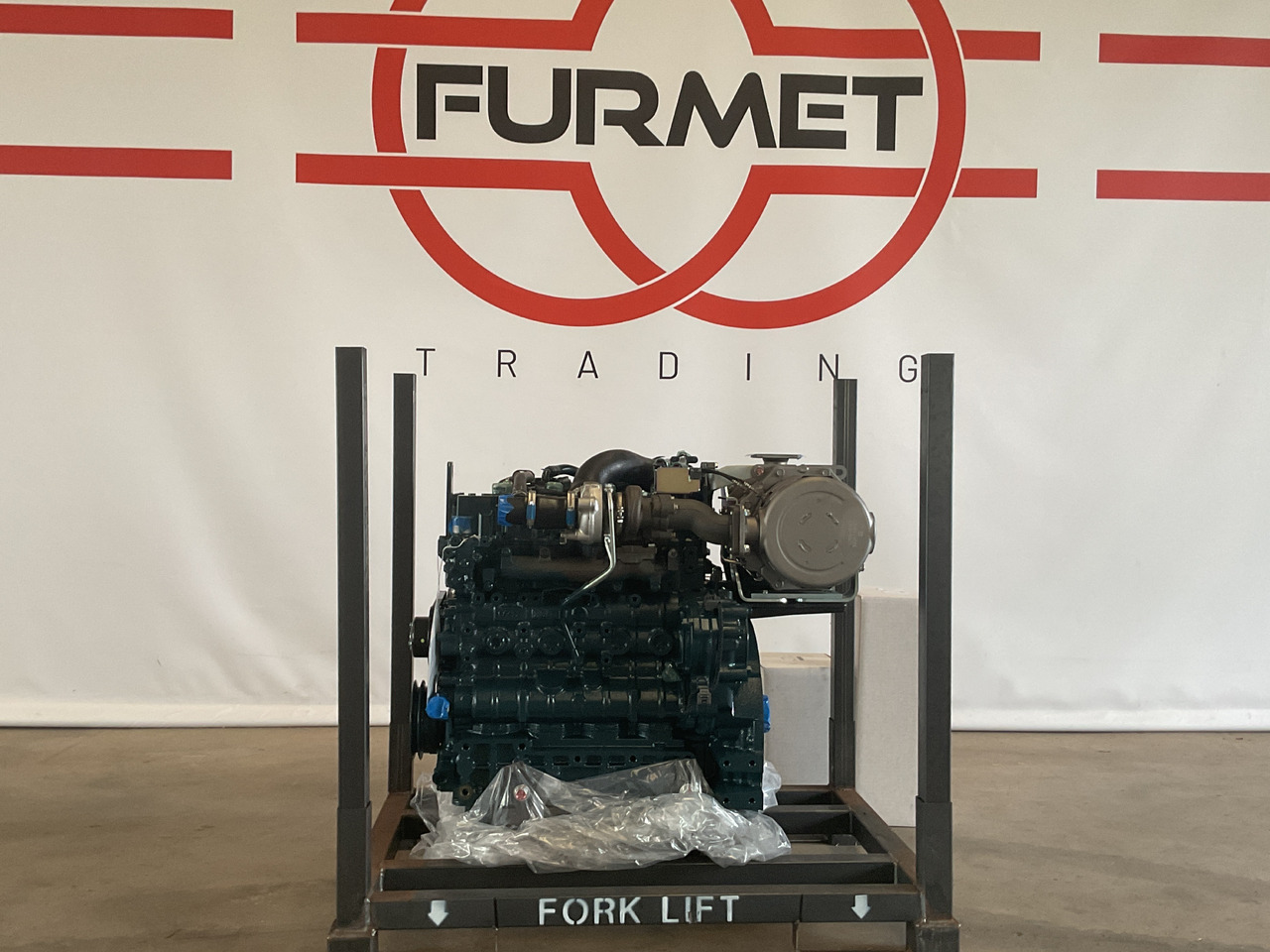 Kubota V3307 CR-T - Motor: 1 kép. Kubota V3307 CR-T - Motor: 1 kép.