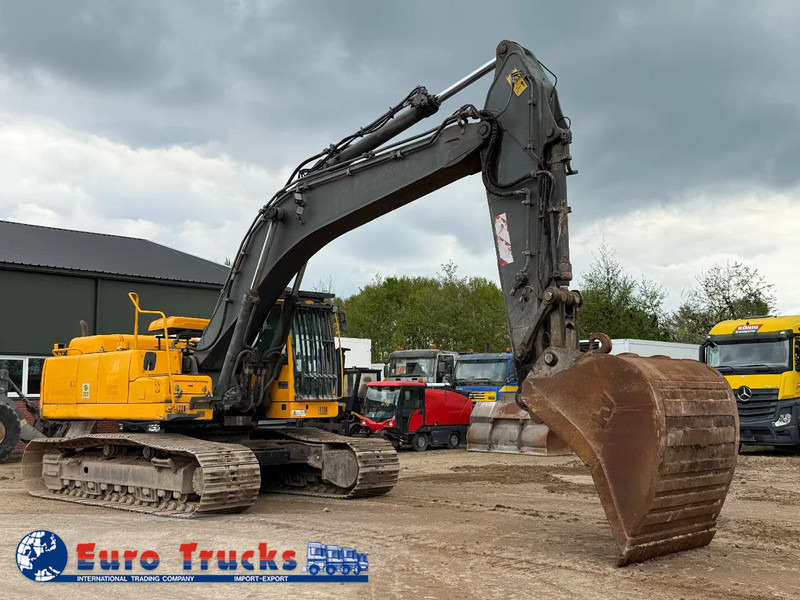 Volvo EC360 - Lánctalpas kotró: 1 kép. Volvo EC360 - Lánctalpas kotró: 1 kép.