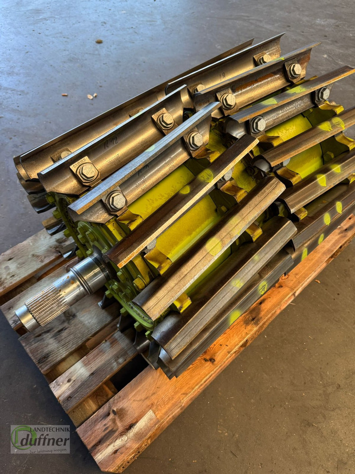 CLAAS Messertrommel V-Max 36 Jaguar - Alkatrész - Betakarító gép: 4 kép. CLAAS Messertrommel V-Max 36 Jaguar - Alkatrész - Betakarító gép: 4 kép.