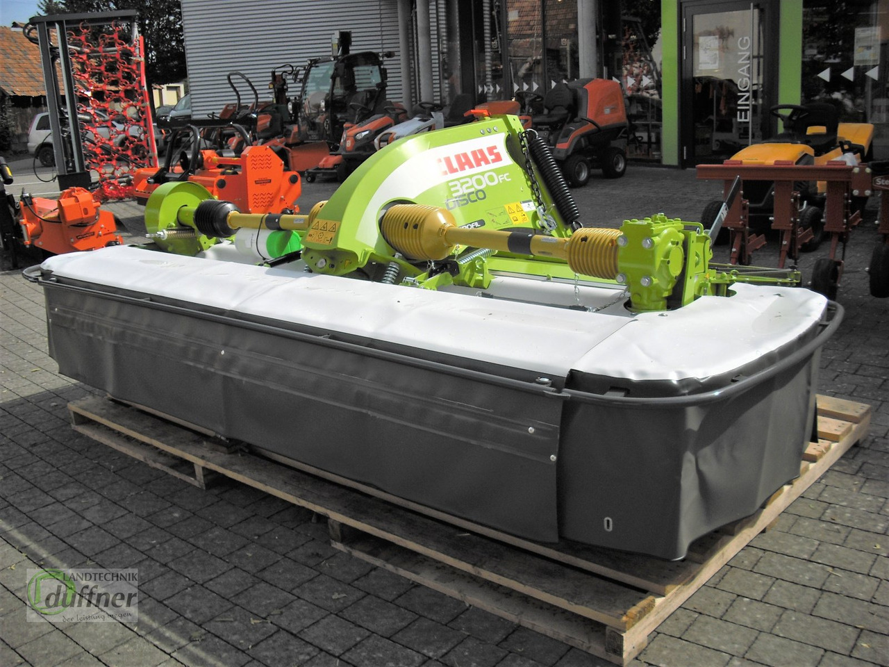 CLAAS Disco 3200 FC Profil - Fűkasza: 1 kép. CLAAS Disco 3200 FC Profil - Fűkasza: 1 kép.