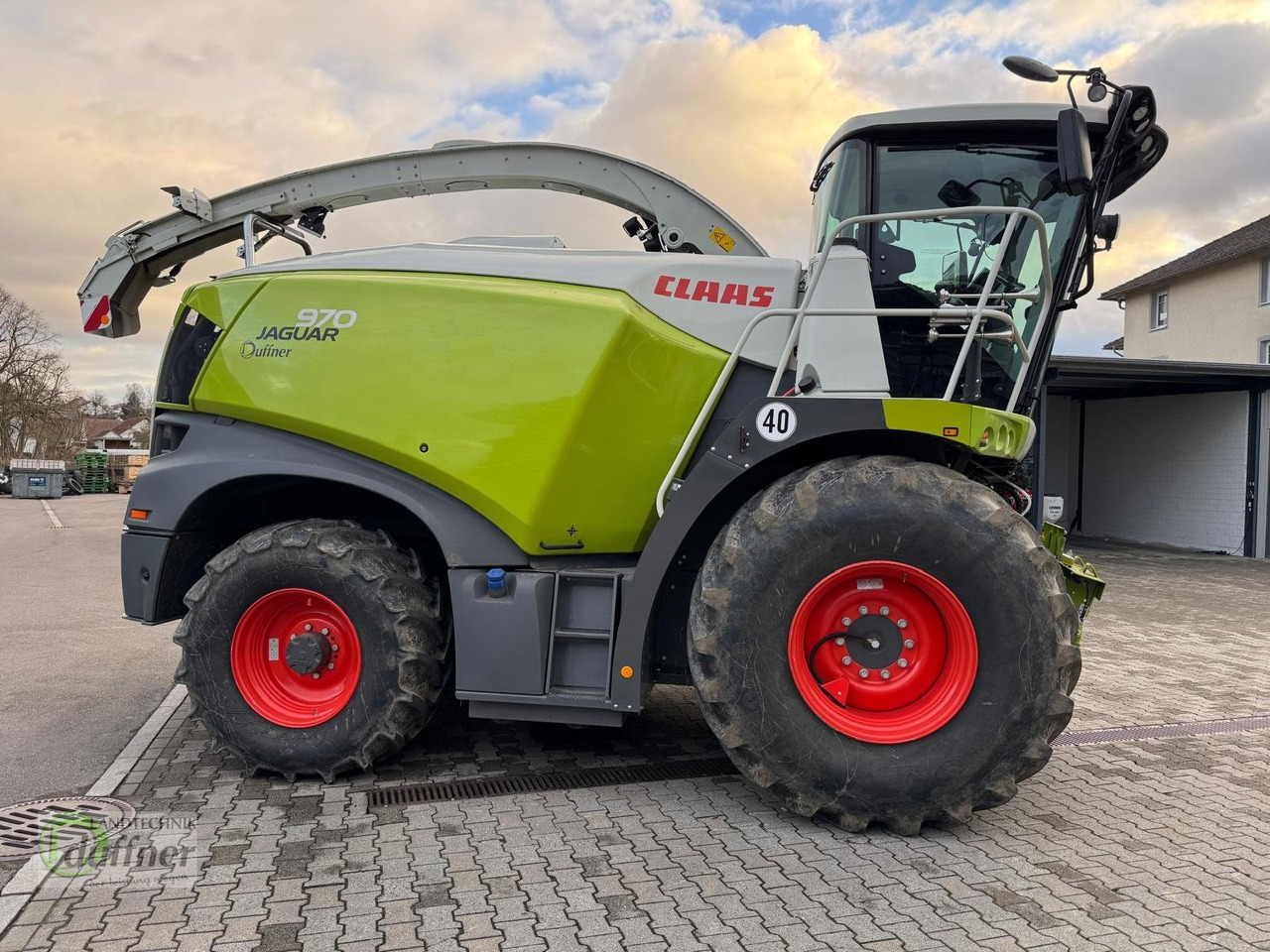 CLAAS Jaguar 970 A - Önjáró szecskázógép: 1 kép. CLAAS Jaguar 970 A - Önjáró szecskázógép: 1 kép.