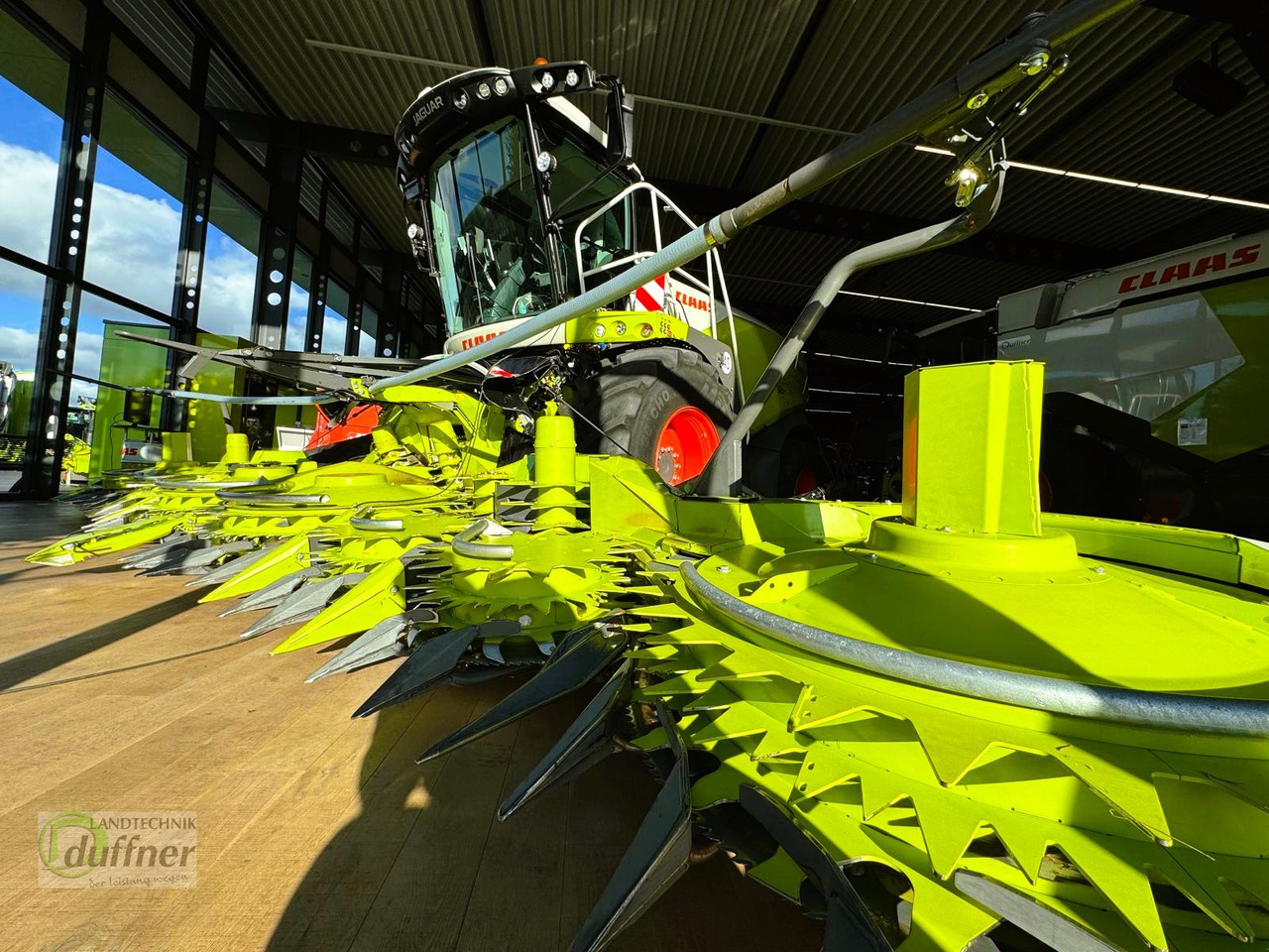 CLAAS Jaguar 970 - Önjáró szecskázógép: 3 kép. CLAAS Jaguar 970 - Önjáró szecskázógép: 3 kép.