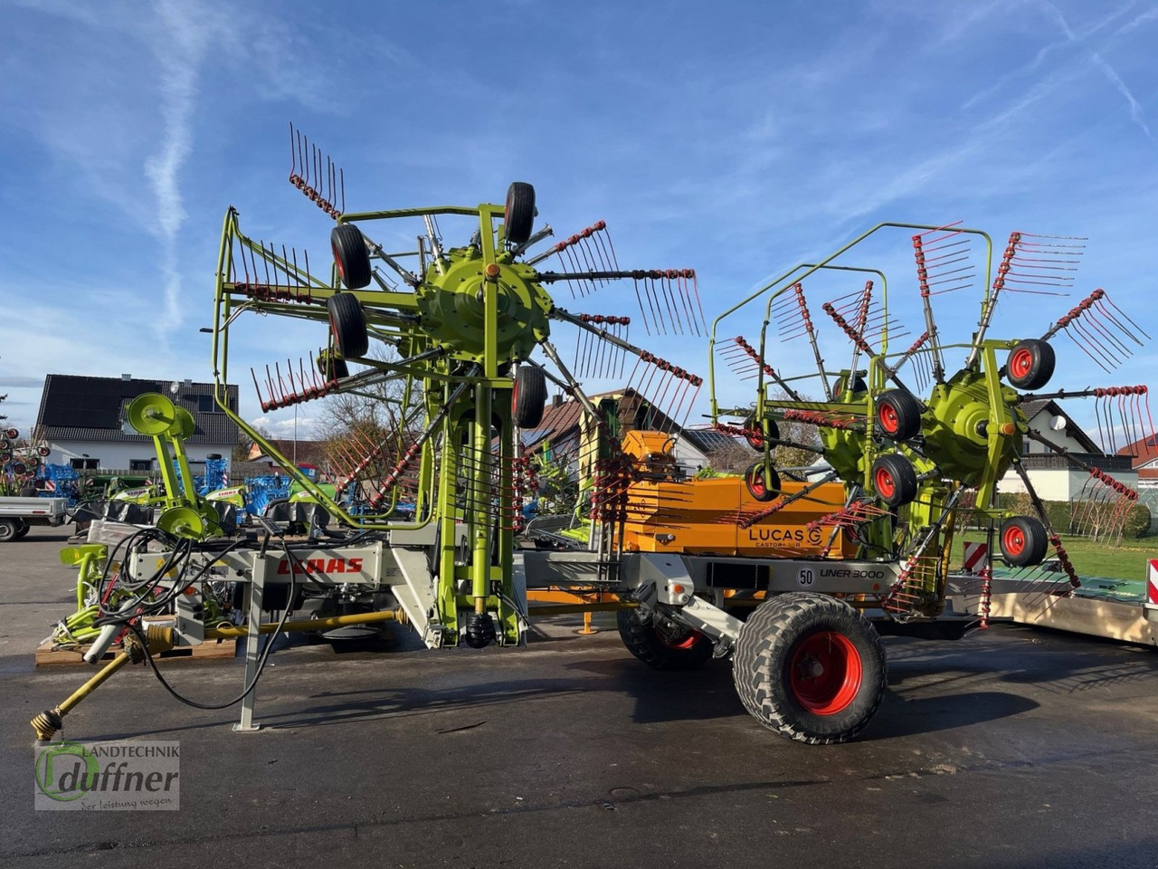 CLAAS Liner 3000 - Szénaforgató: 4 kép. CLAAS Liner 3000 - Szénaforgató: 4 kép.