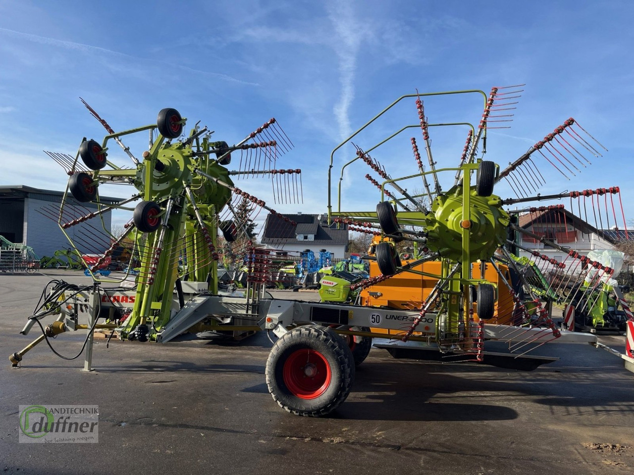 CLAAS Liner 3000 - Szénaforgató: 5 kép. CLAAS Liner 3000 - Szénaforgató: 5 kép.