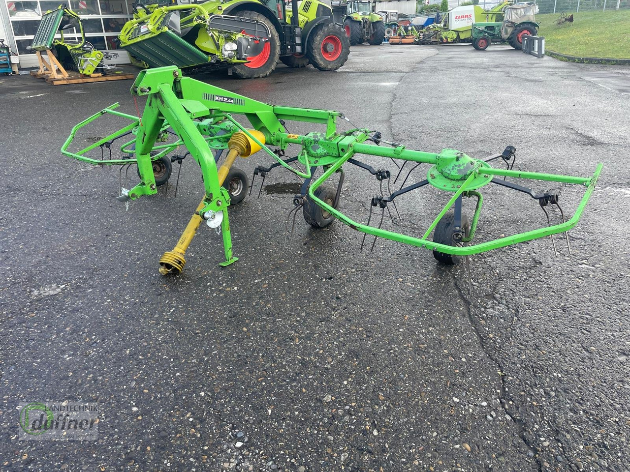 Deutz-Fahr KH 2.44 - Szénaforgató: 1 kép. Deutz-Fahr KH 2.44 - Szénaforgató: 1 kép.