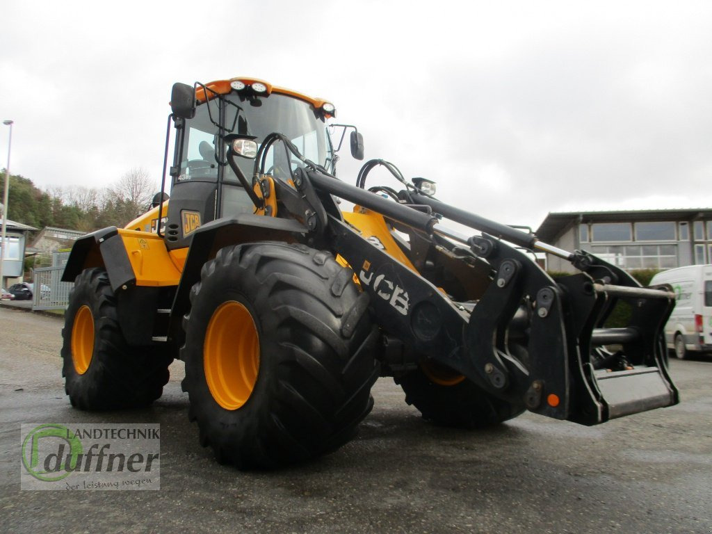 JCB 435 S Agri - Gumikerekes homlokrakodó: 2 kép. JCB 435 S Agri - Gumikerekes homlokrakodó: 2 kép.