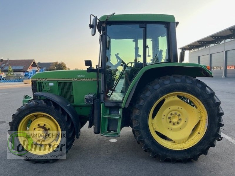 John Deere 6100 - Traktor: 1 kép. John Deere 6100 - Traktor: 1 kép.