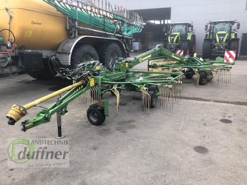 Krone Swadro 710/26 T - Szénaforgató: 1 kép. Krone Swadro 710/26 T - Szénaforgató: 1 kép.