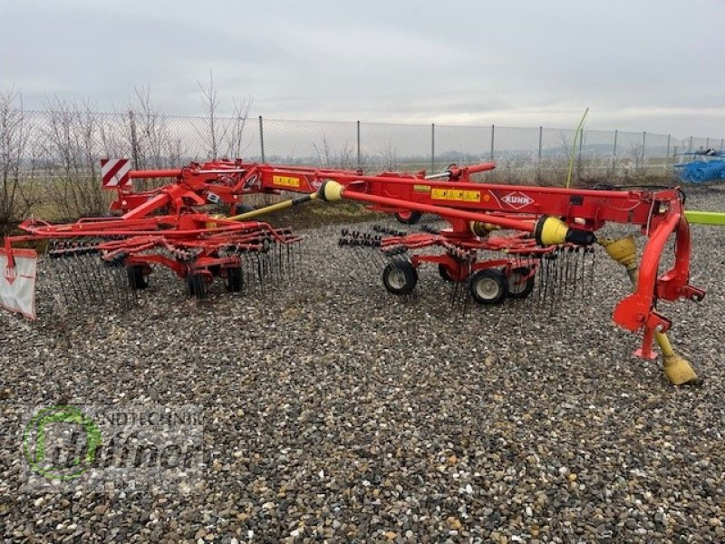 Kuhn GA 6520 - Szénaforgató: 4 kép. Kuhn GA 6520 - Szénaforgató: 4 kép.