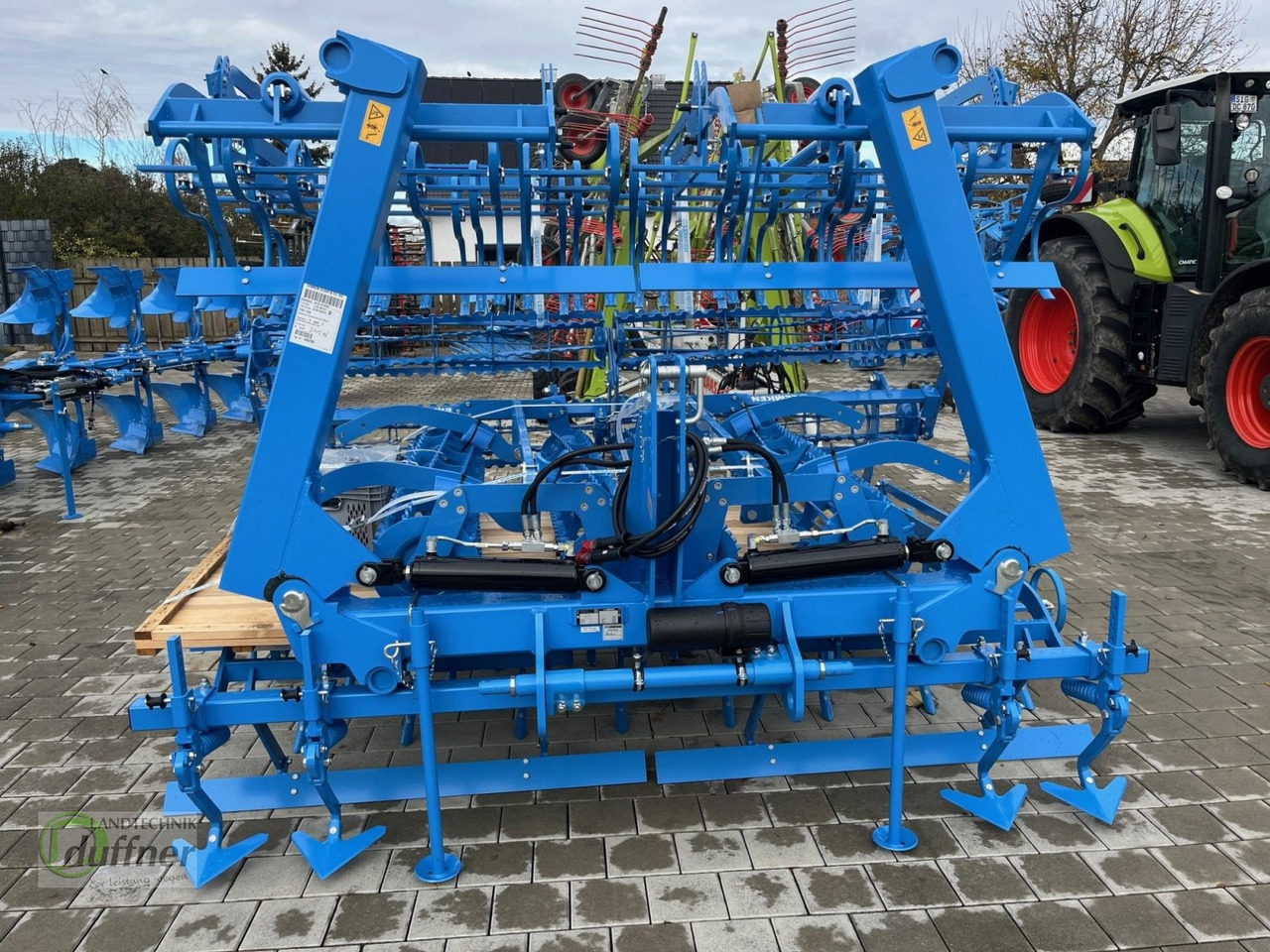Lemken Korund 8/600 K - Kultivátor: 1 kép. Lemken Korund 8/600 K - Kultivátor: 1 kép.