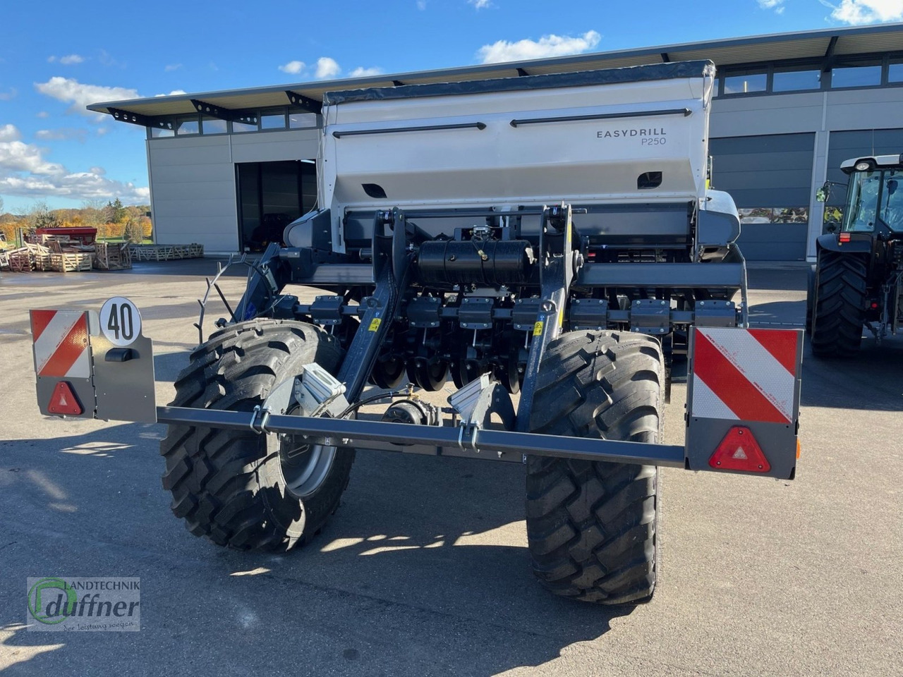 SKY Easydrill P 250 Fertisem - Kombinált vetőgép: 4 kép. SKY Easydrill P 250 Fertisem - Kombinált vetőgép: 4 kép.